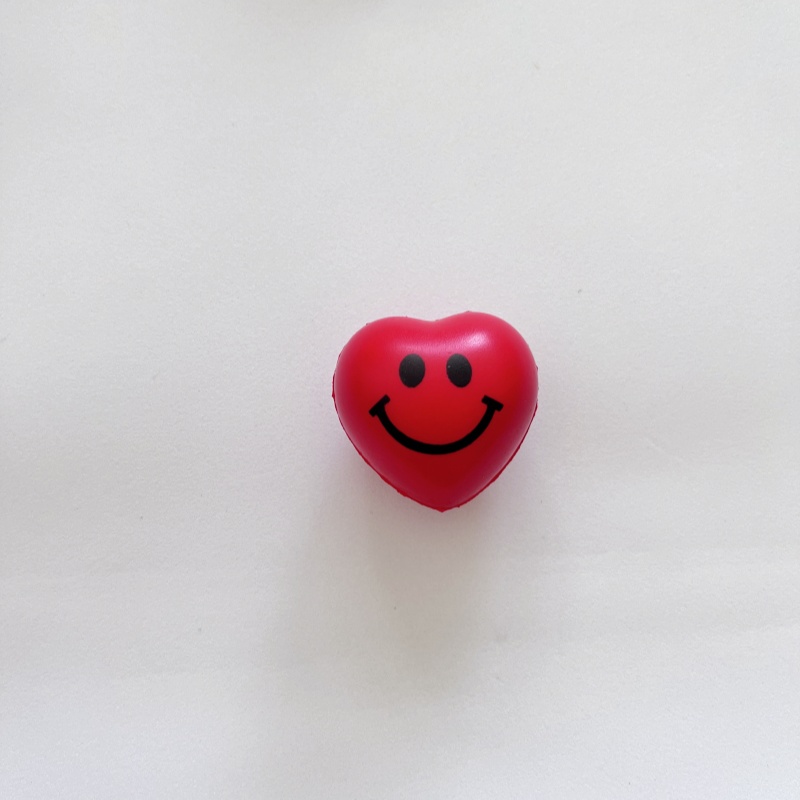 Heart Shaped PU Grip Ball Custom Color Logo Red Yellow Green Stress Squeeze Ball